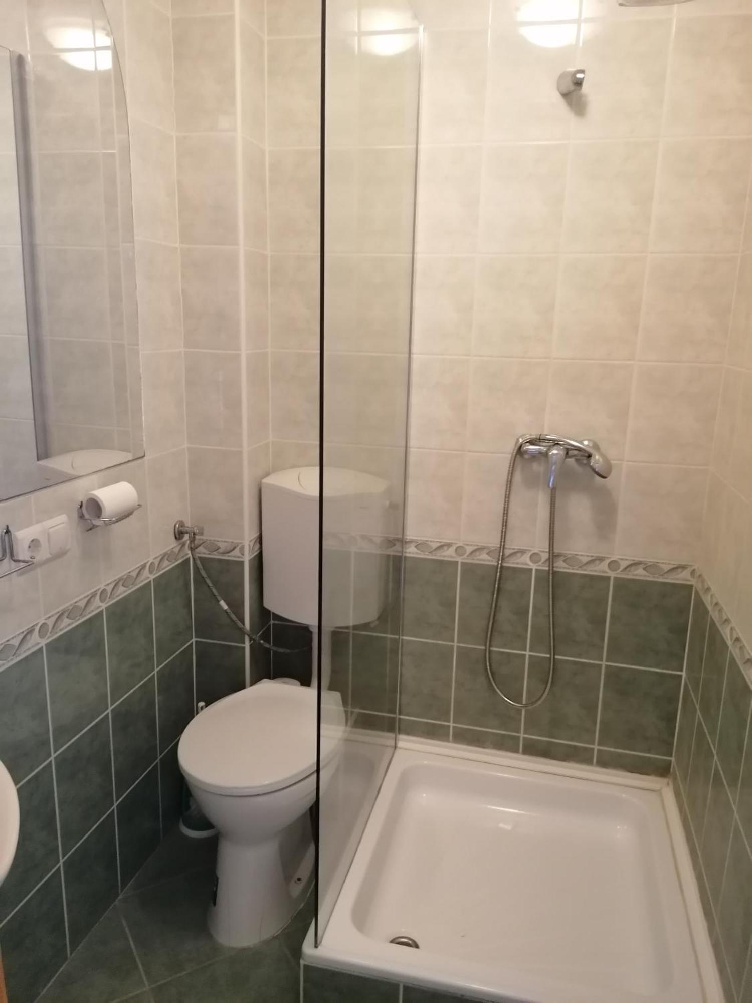 Hotel Iglodi Panzio à Kunszentmárton Extérieur photo