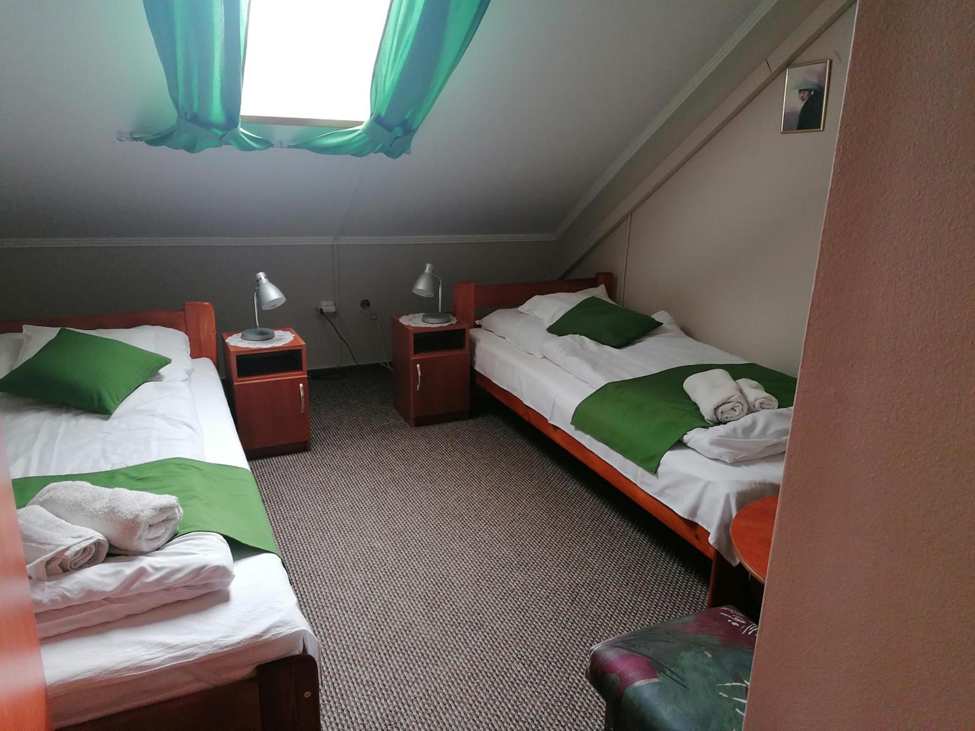 Hotel Iglodi Panzio à Kunszentmárton Extérieur photo