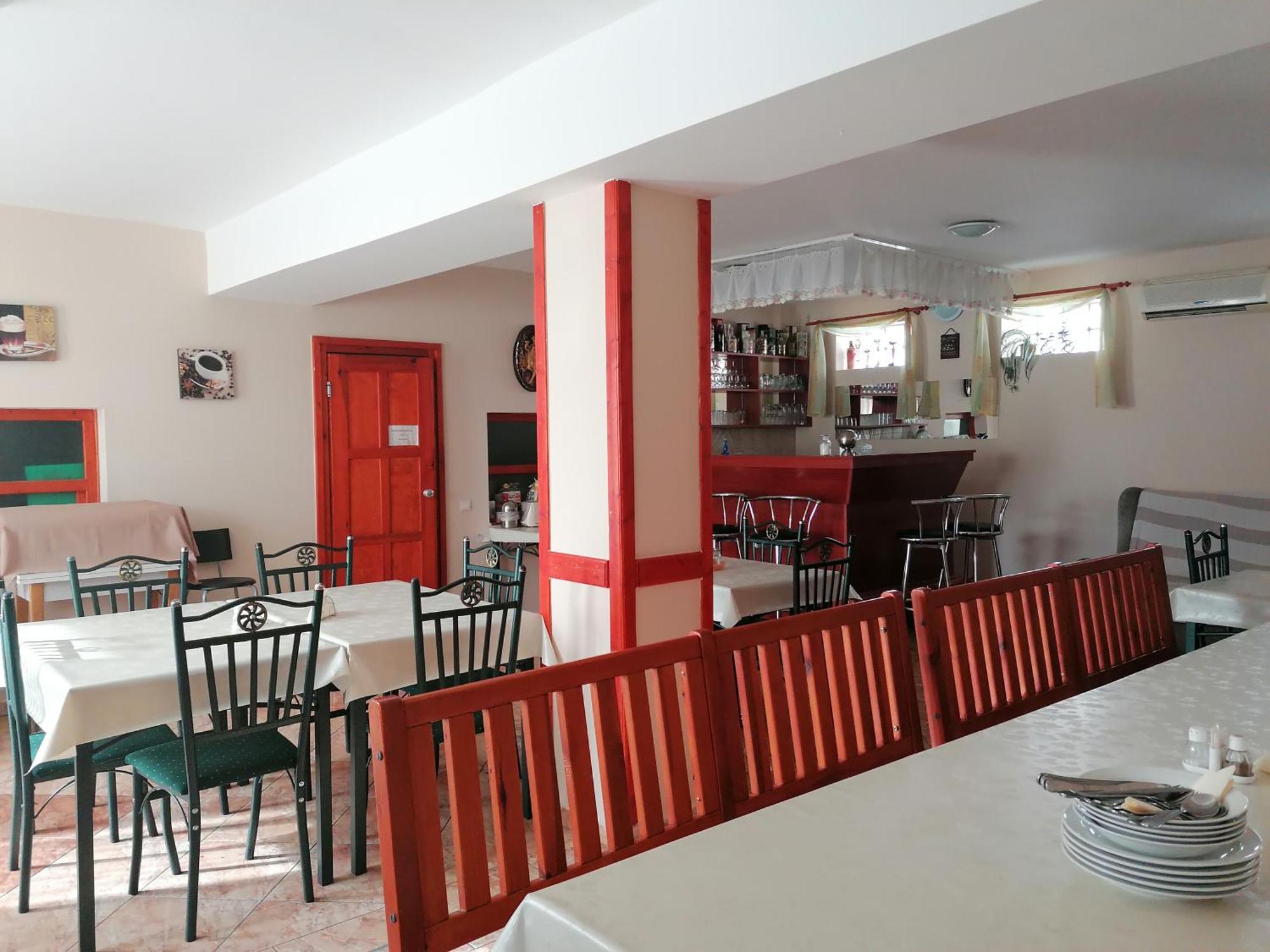Hotel Iglodi Panzio à Kunszentmárton Extérieur photo