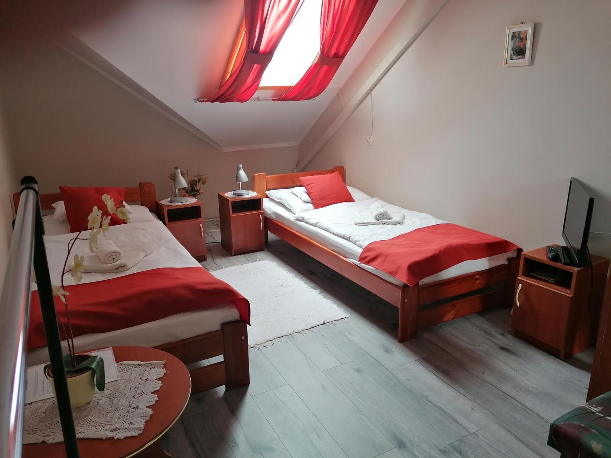 Hotel Iglodi Panzio à Kunszentmárton Extérieur photo