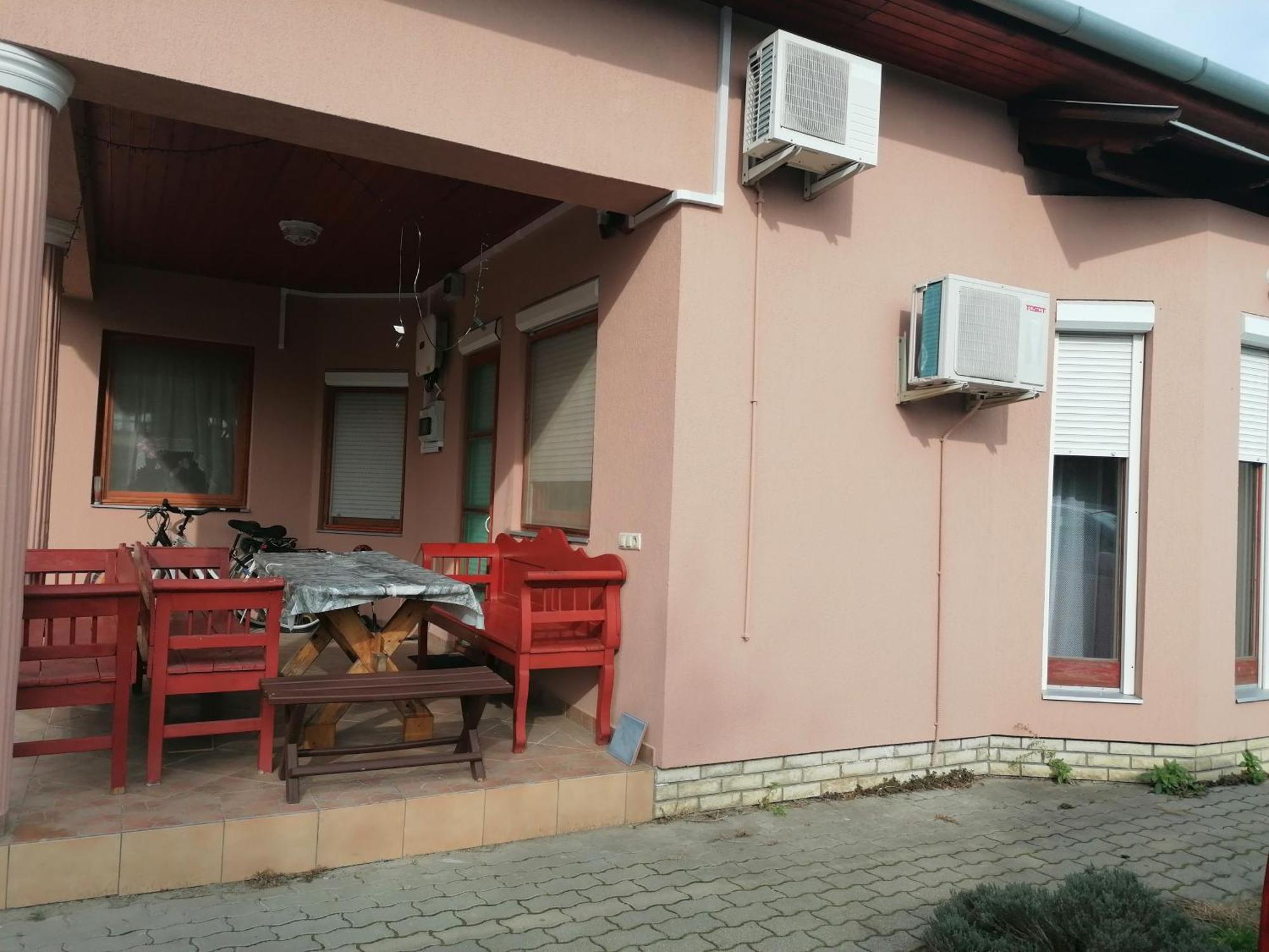 Hotel Iglodi Panzio à Kunszentmárton Extérieur photo