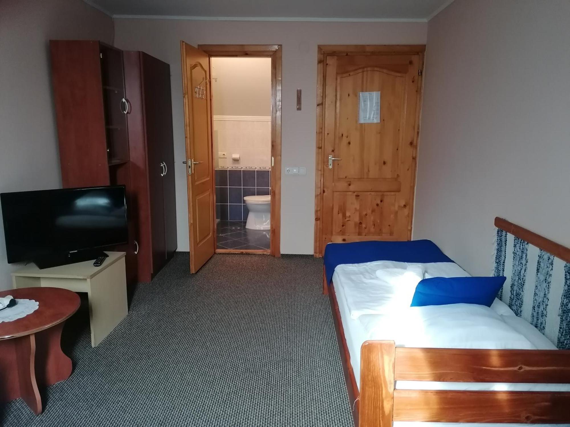 Hotel Iglodi Panzio à Kunszentmárton Extérieur photo