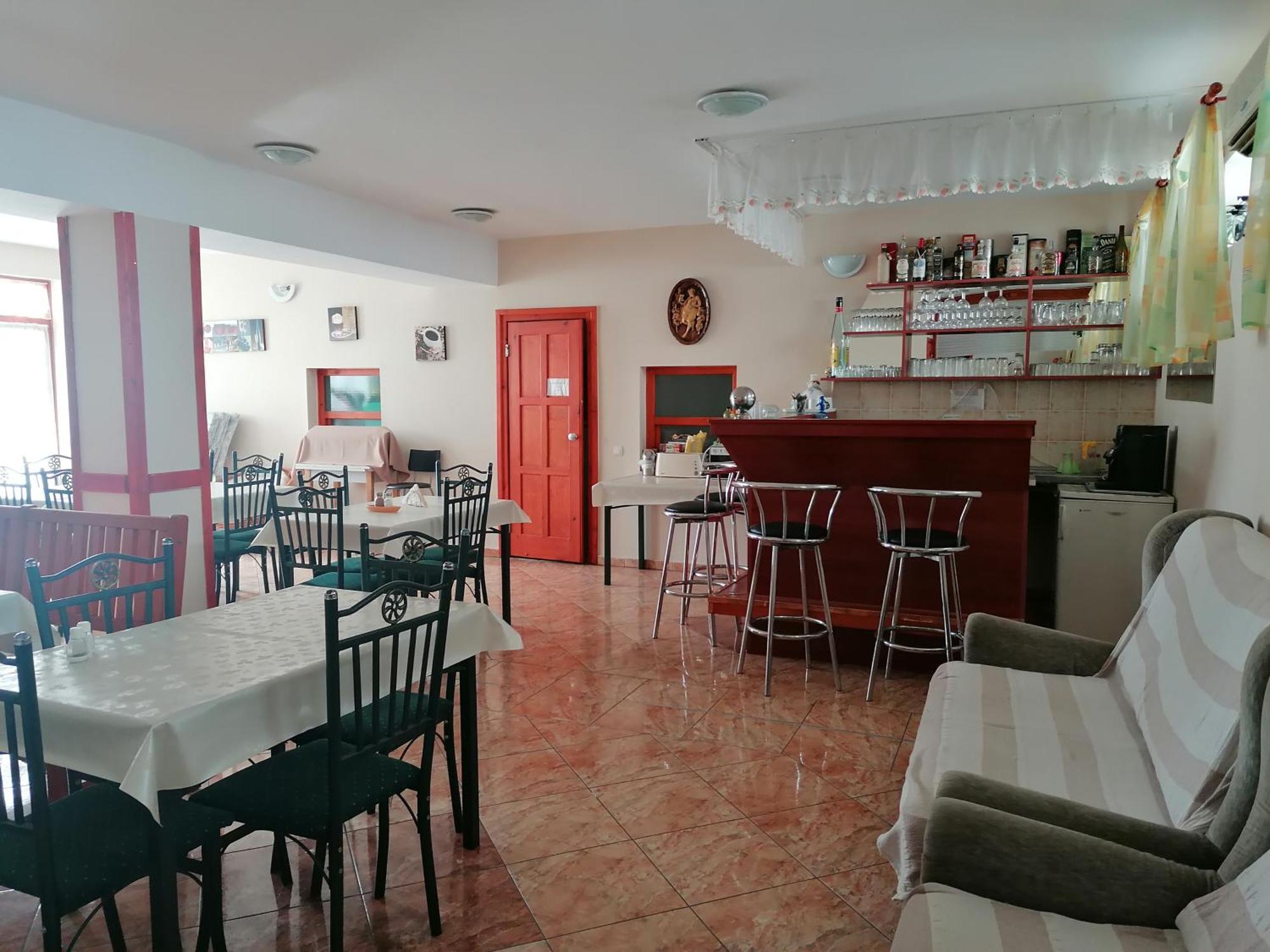 Hotel Iglodi Panzio à Kunszentmárton Extérieur photo