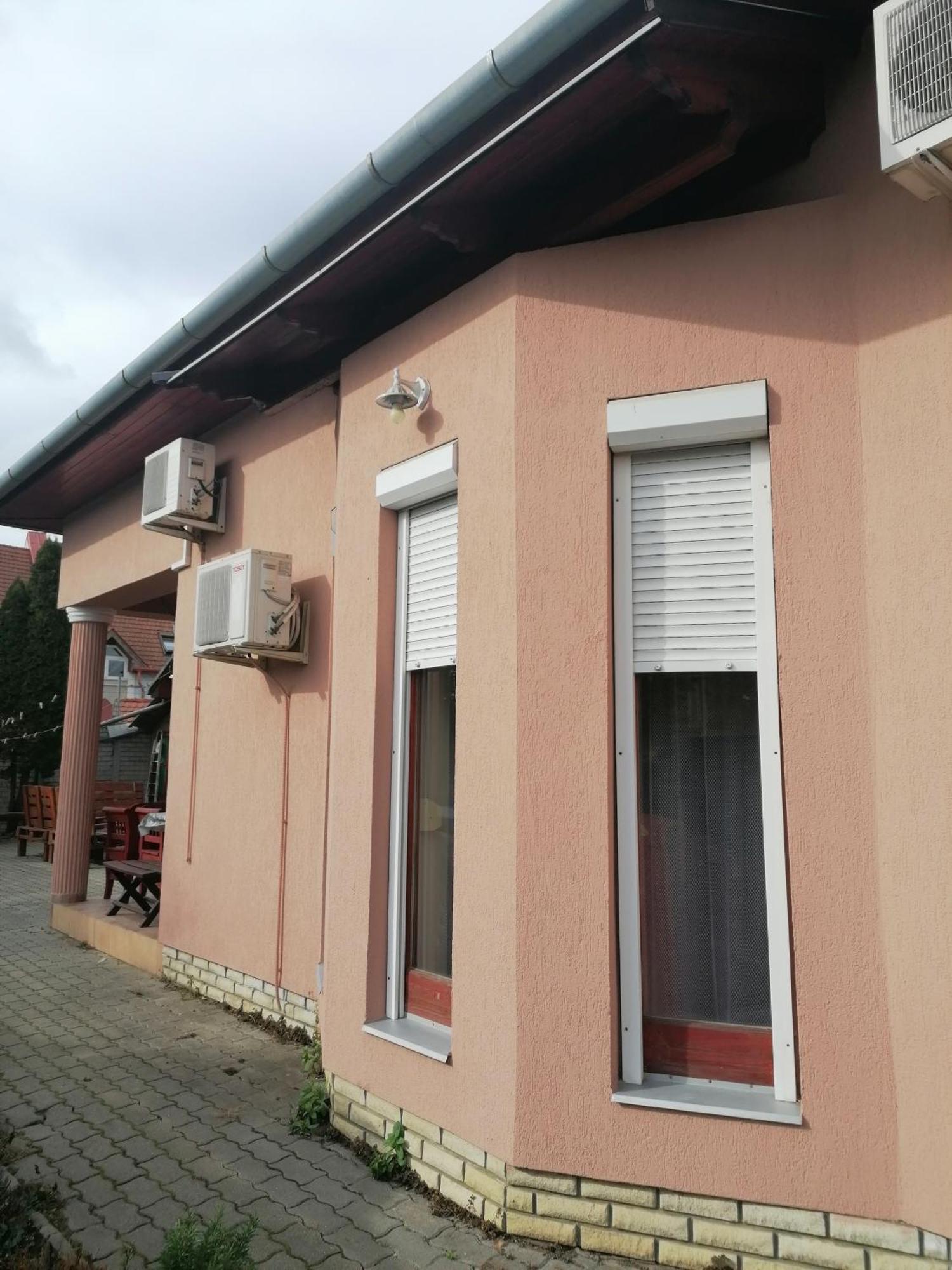 Hotel Iglodi Panzio à Kunszentmárton Extérieur photo